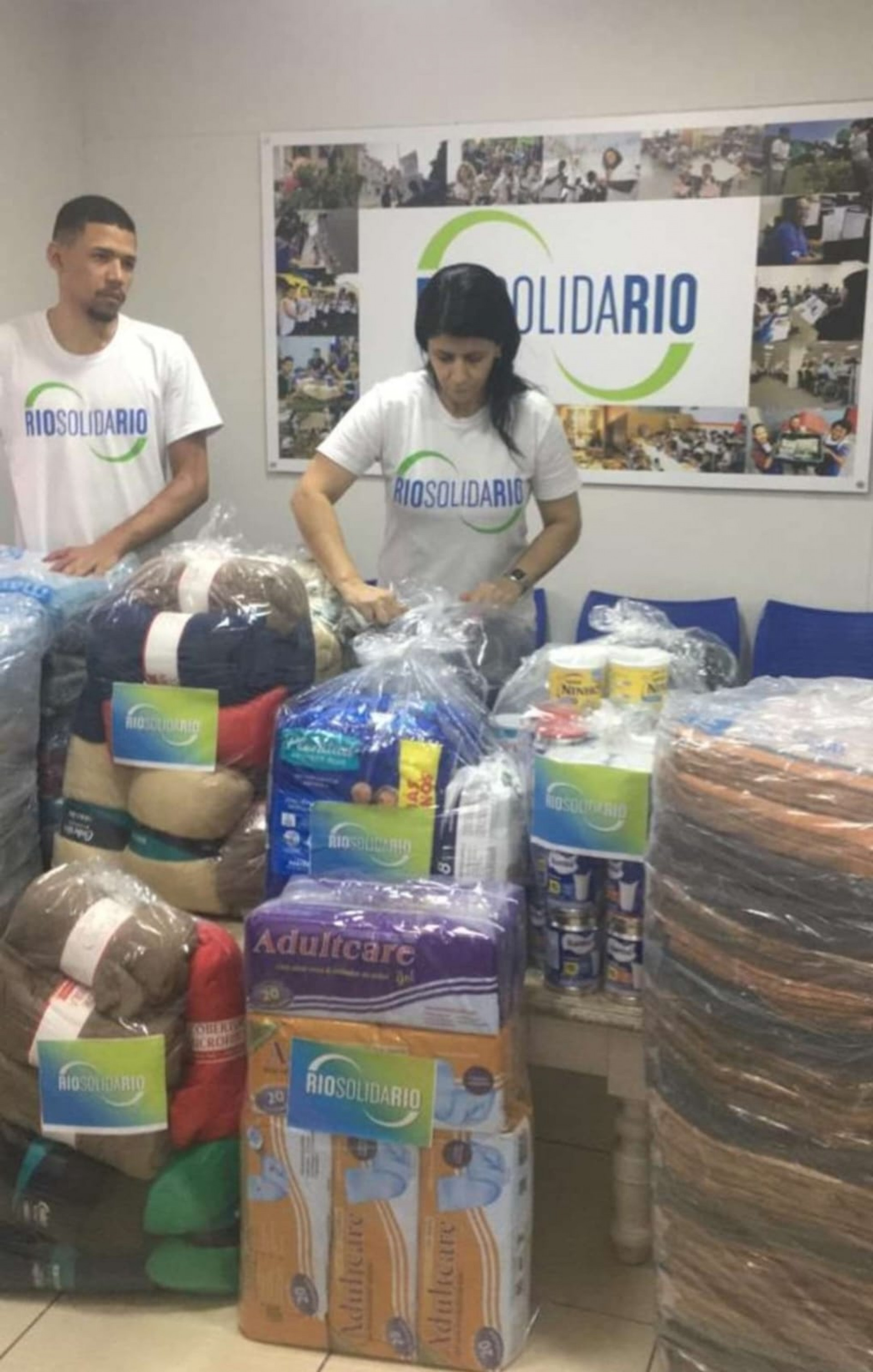 Itens doados à Mangaratiba da campanha RioSolidario - Divulgação/Prefeitura de Mangaratiba