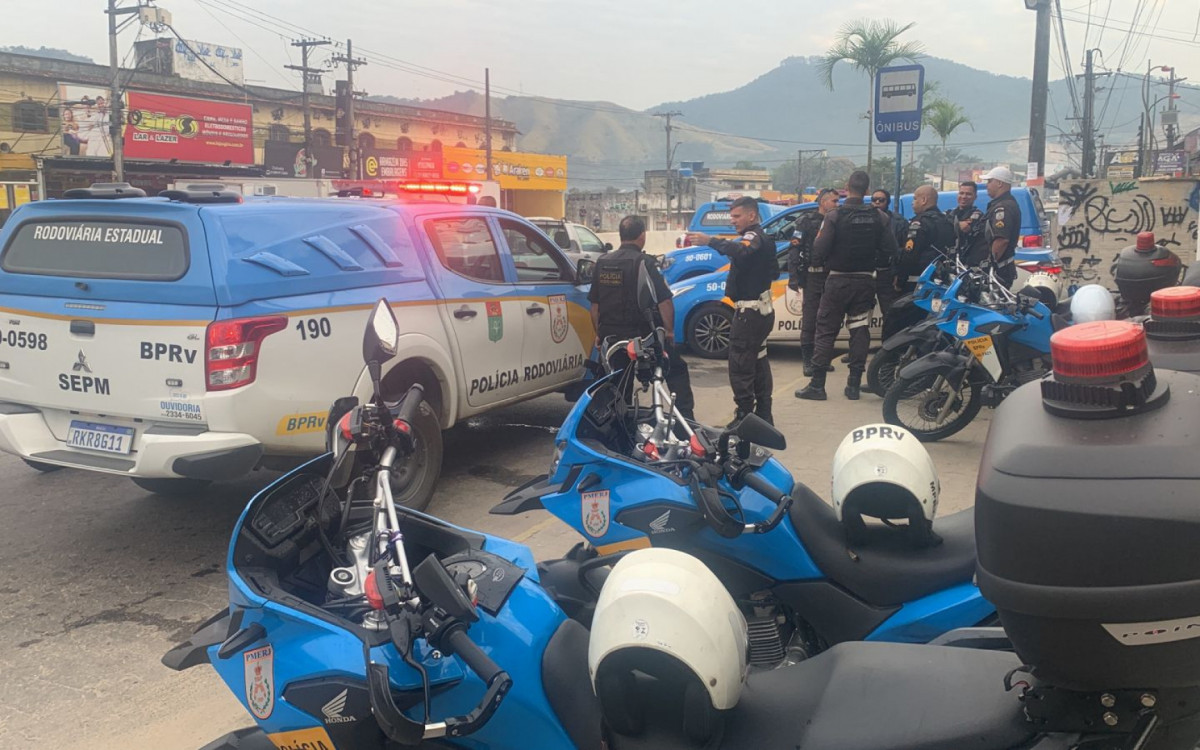 Pol&iacute;cia Militar em mega opera&ccedil;&atilde;o no MCMV Ino&atilde;