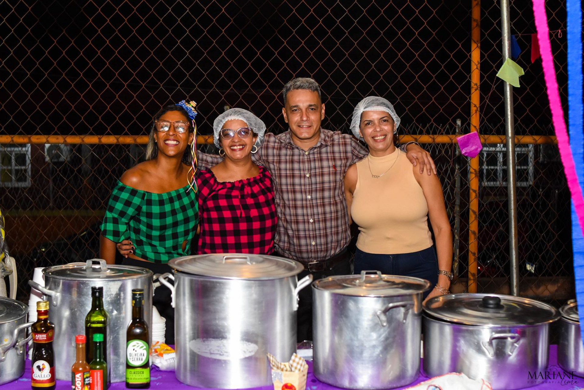 O secretário de Esporte e Lazer, Bruno Nunes, se divertiu e foi às barracas de comidas - Divulgação