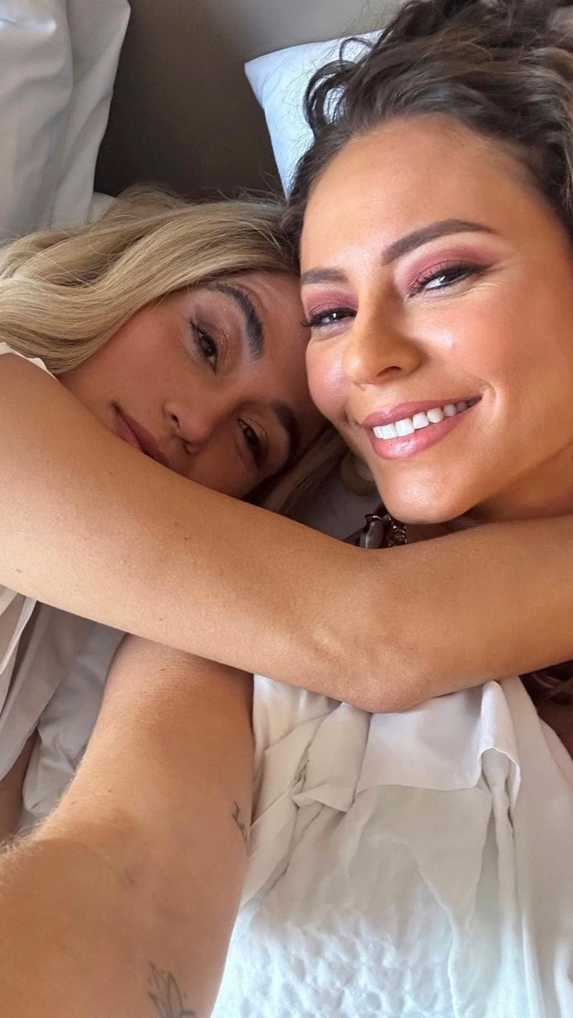 Paolla Oliveira e Nanda Costa deixaram os seguidores agitados com um post nesta ter&ccedil;a-feira (11) - Reprodu&ccedil;&atilde;o / Instagram