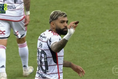 O que Gabigol comeu? Alimento mordido pelo atacante do Flamengo não era biscoito; descubra