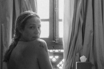 Uau! Luana Piovani surge nua em clique feito pelo namorado