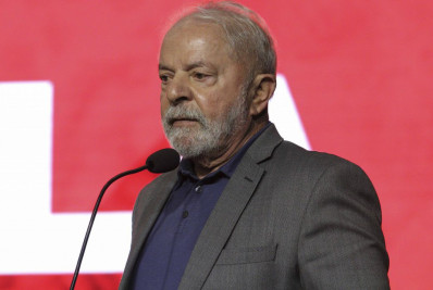 Em Bruxelas, Lula afirma que irá colocar o Brasil de volta no protagonismo internacional'