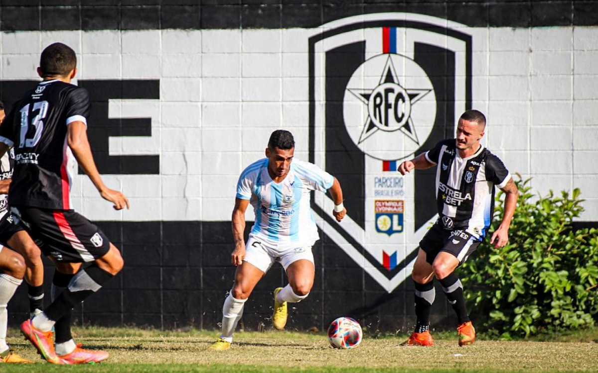 Maca&eacute; se destacou nos primeiros momentos da partida