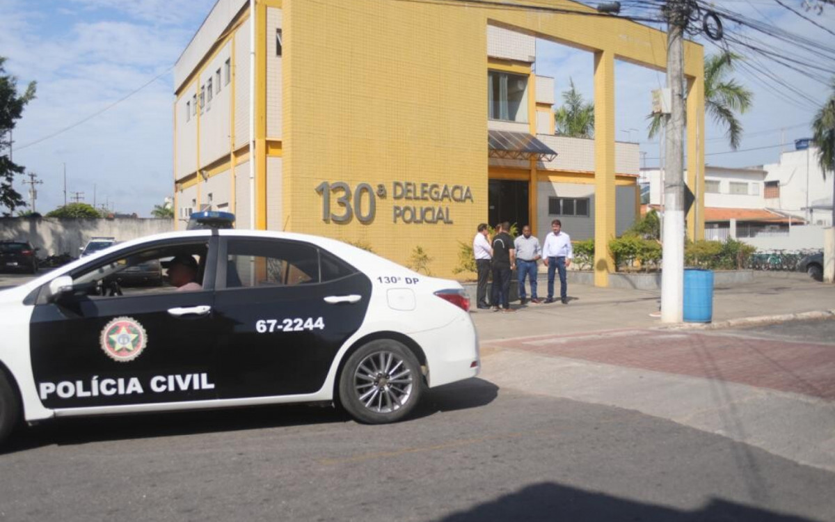 Acordo assinado pela prefeita e pelo delegado da 130&ordf; DP prev&ecirc; o aumento do efetivo policial di&aacute;rio na cidade