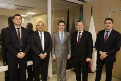 Prefeito de São Pedro da Aldeia volta a Brasília e apresenta projeto da orla Centro-Pitória