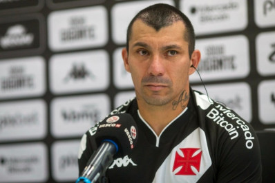 Gary Medel exalta torcida e promete 'entregar o melhor' pelo Vasco