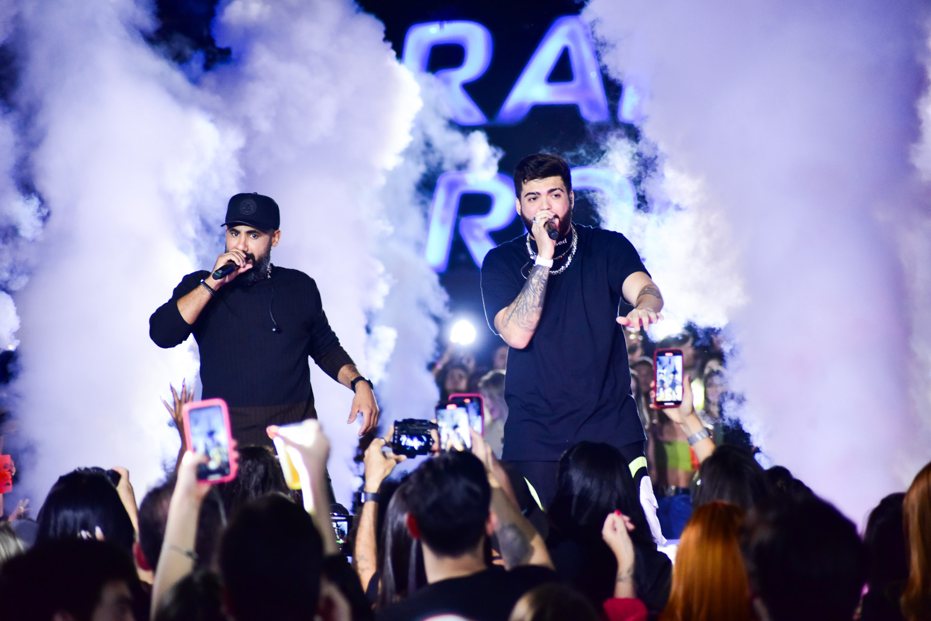 Kadu Martins canta com Raí Saia Rodada - Leo Franco / Agnews