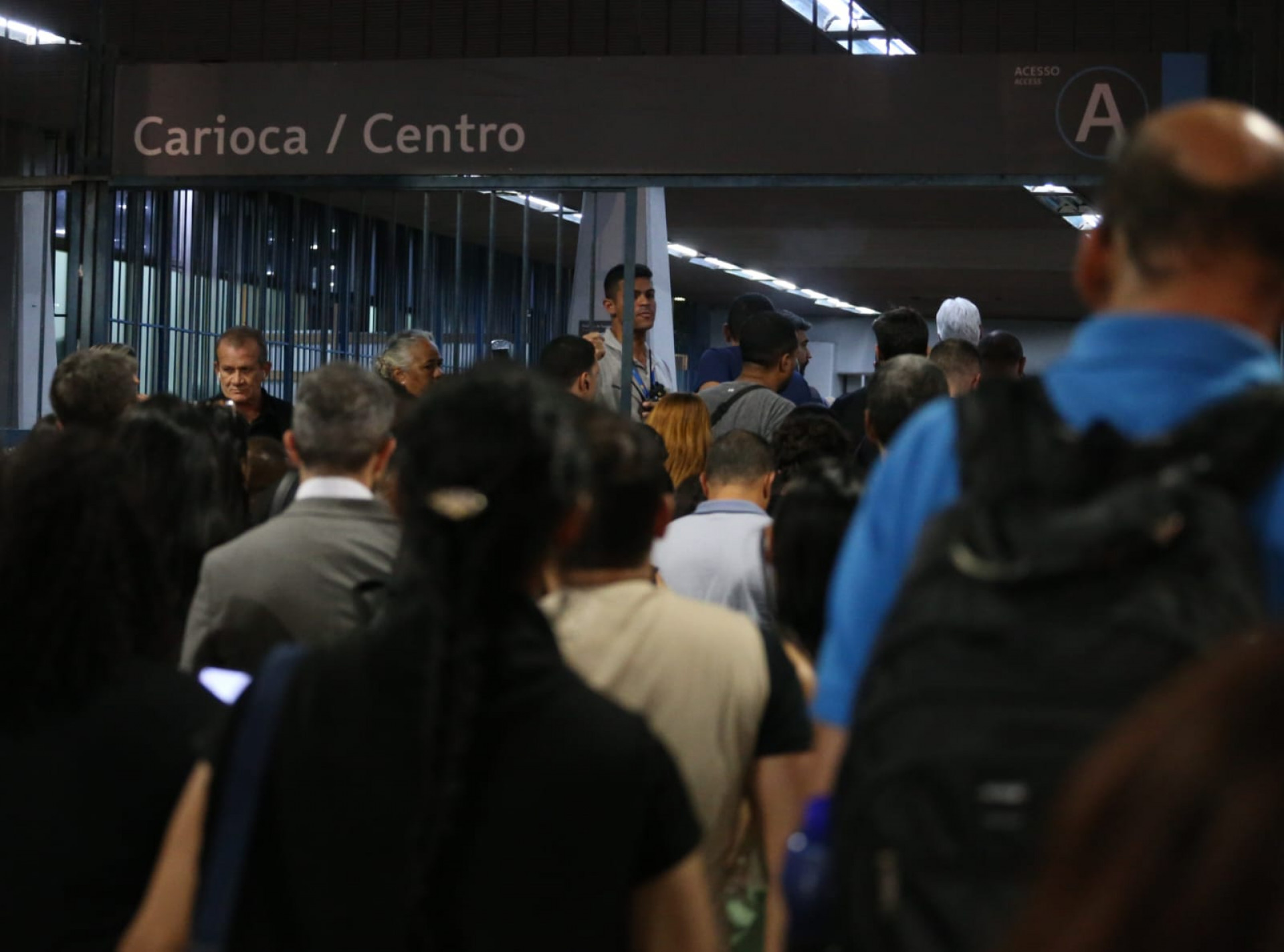 Estação da Carioca, no Centro do Rio, ficou fechada temporariamente para embarque - Cleber Mendes / Agência O Dia
