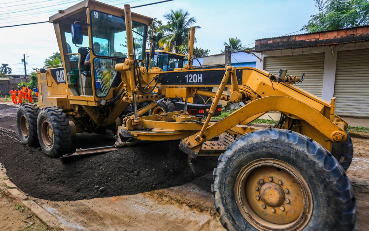 As máquinas trabalharam diariamente no mutirão do bairro São Francisco