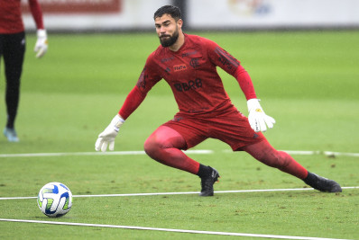 Matheus Cunha participa de treino, e viaja para jogo do Flamengo no Espírito Santo