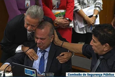 Vídeo: Rogério Marinho chora ao falar de presos do 8 de janeiro