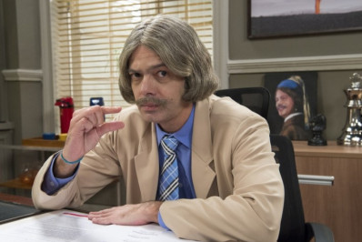 Bruno Mazzeo prestigia montagem teatral de 'Escolinha do Professor Raimundo'