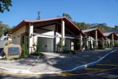 Novas lojas comerciais no centro de Miguel Pereira