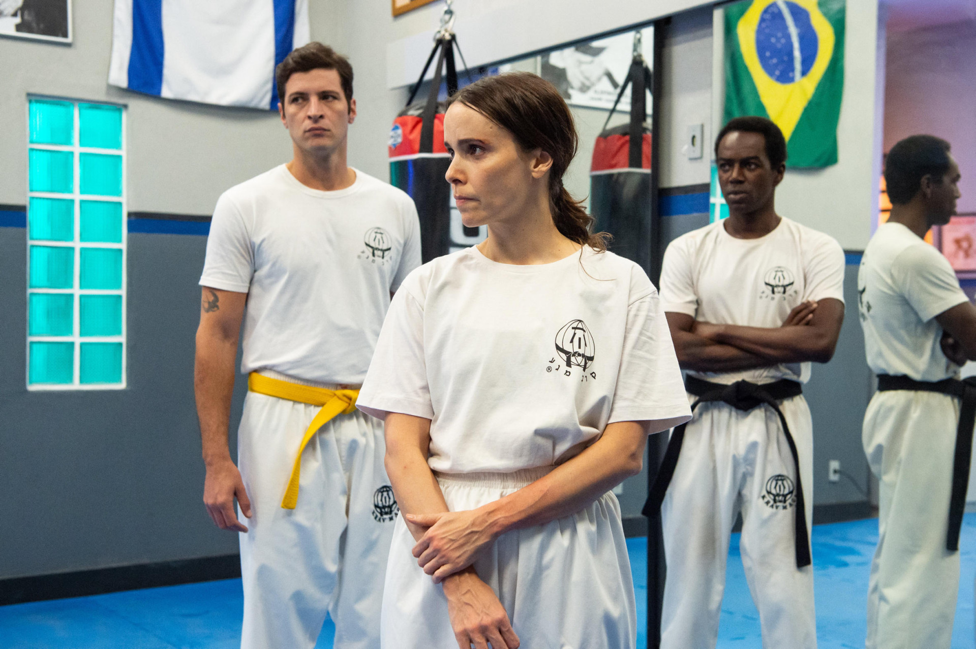 Lucinda (Débora Falabella) treina Krav Magá com Odilon (Jonathan Azevedo) e Marino (Leandro Lima) - Globo/Estevam Avellar