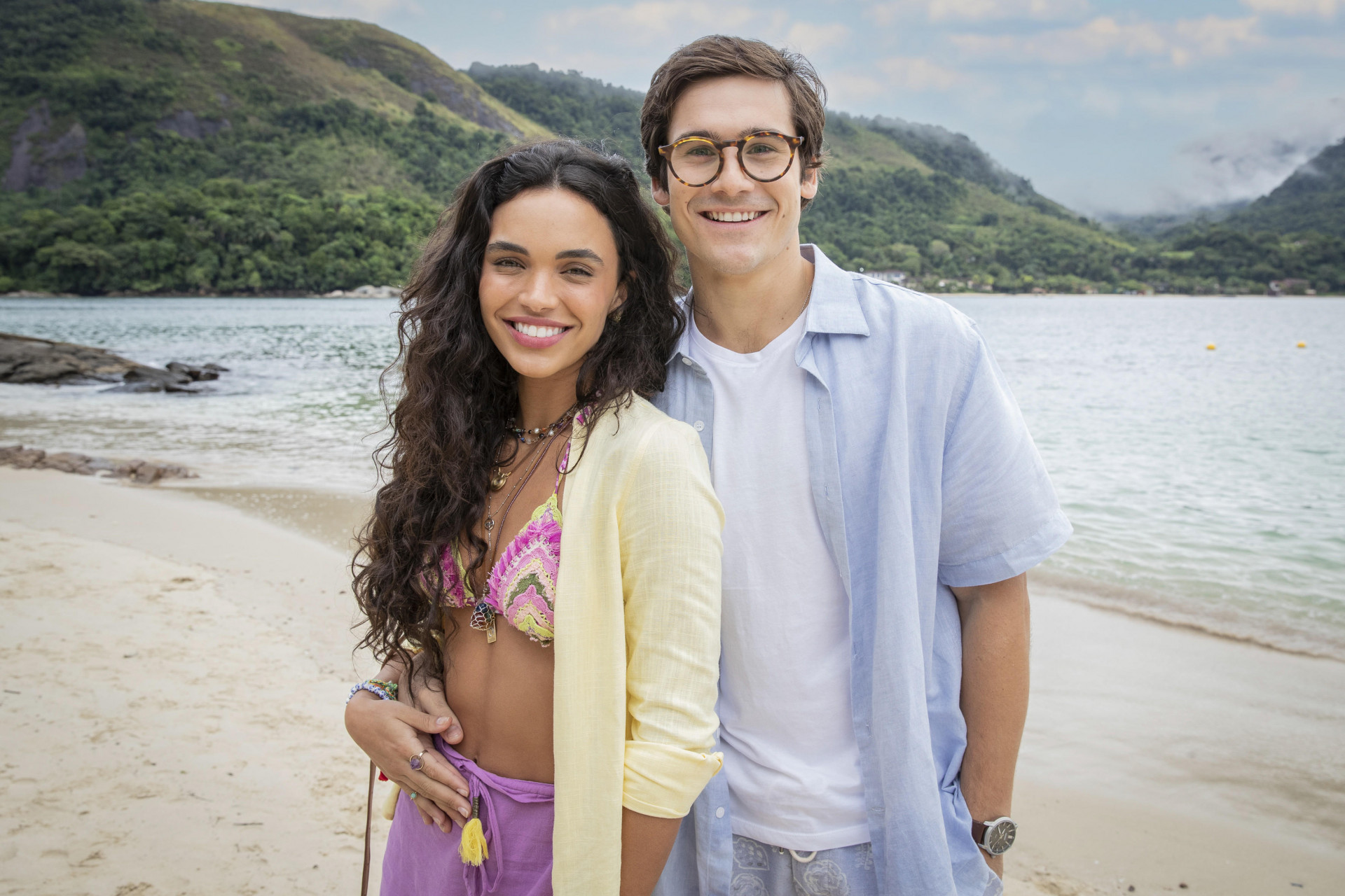 Giovana Cordeiro e Nicolas Prattes nos bastidores de gravação de 'Fuzuê' - Fabio Rocha/Globo