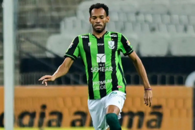 Vasco faz sondagem por ex-zagueiro do América-MG