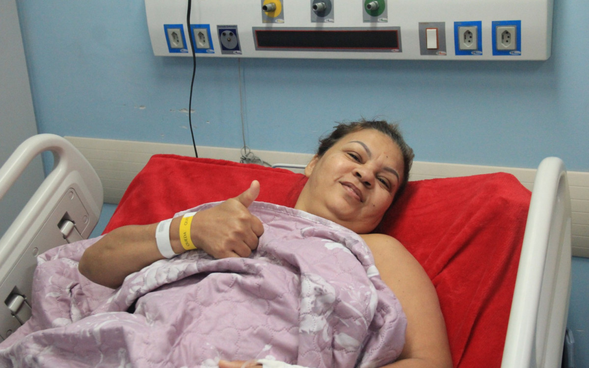 Maria de Lourdes Pereira foi a mil&eacute;sima paciente a passar por uma cirurgia ginecol&oacute;gica no Hospital Albert Schweitzer, em Realengo