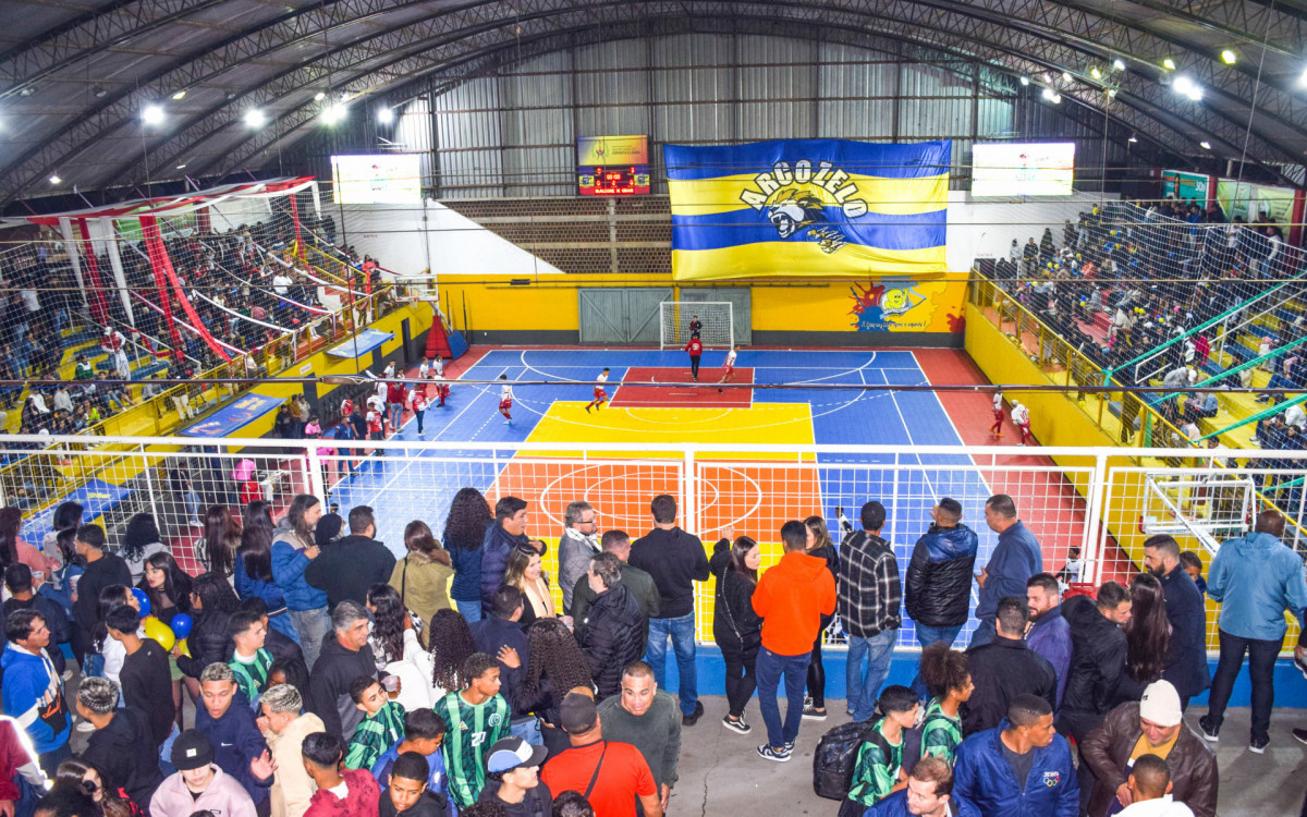 Abertura foi marcada por emo&ccedil;&atilde;o e sucesso de p&uacute;blico