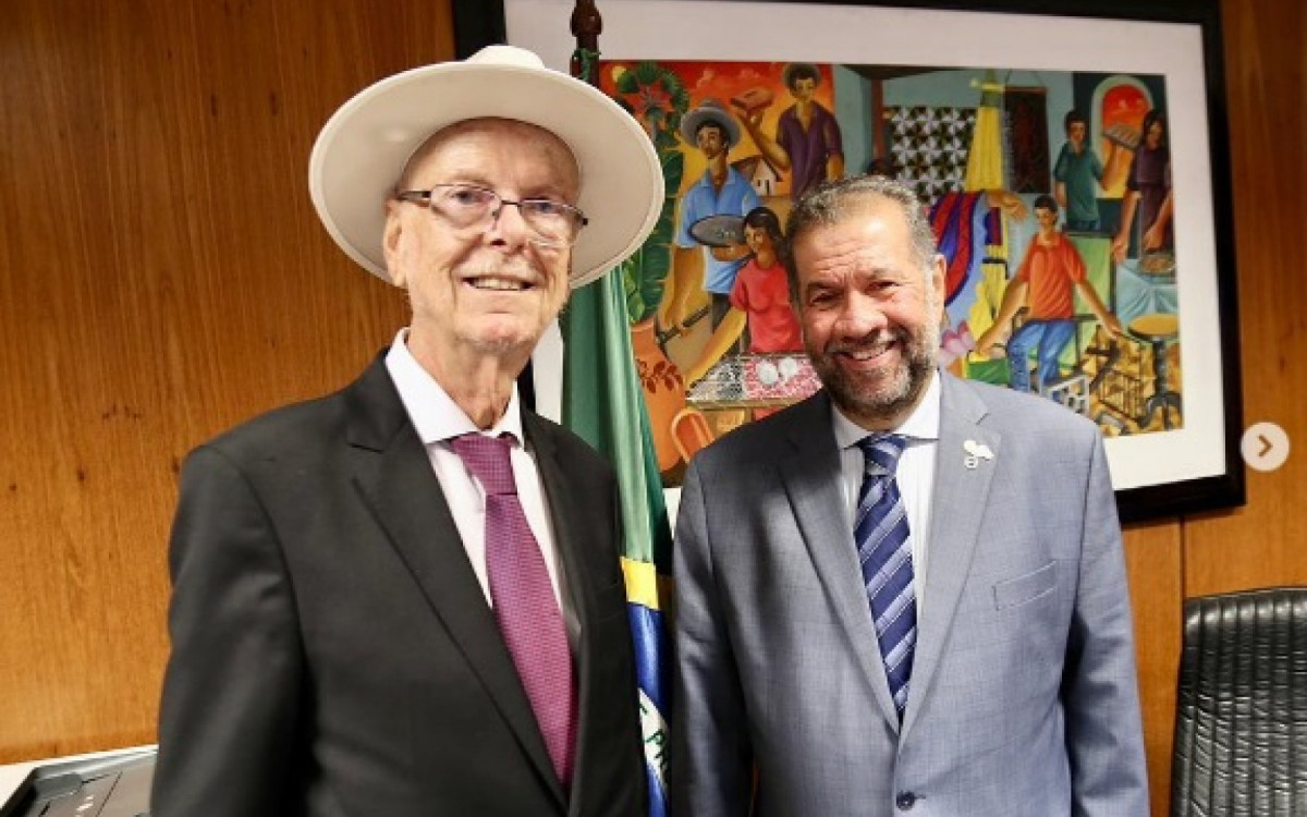 José Bonifácio Ferreira Novellino ao lado presidente nacional do PDT, ministro Carlos Lupi