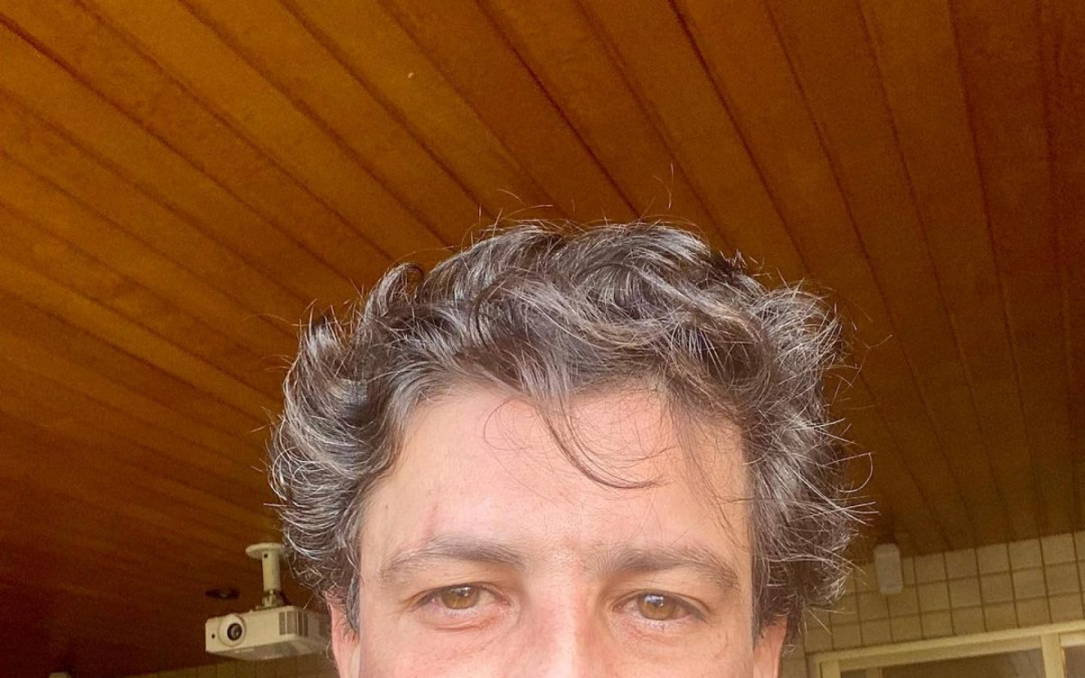 O ator Alexandre Slaviero