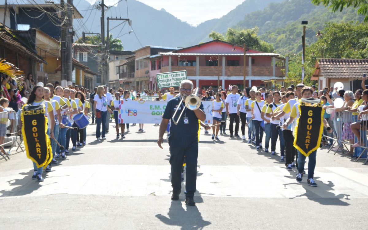 Escolas municipais de Magé participam de desfile cívico - Divulgação