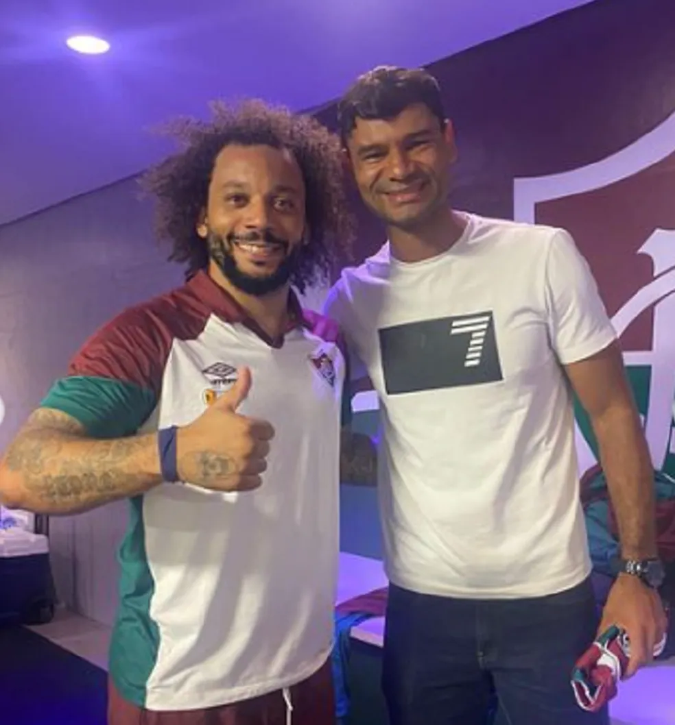 Ídolo do Fluminense, Gum posta fotos com Marcelo e Fred após Fla-Flu