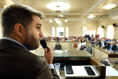 Leis que definem reajuste de 10,4 para servidores municipais são publicadas no Diário Oficial