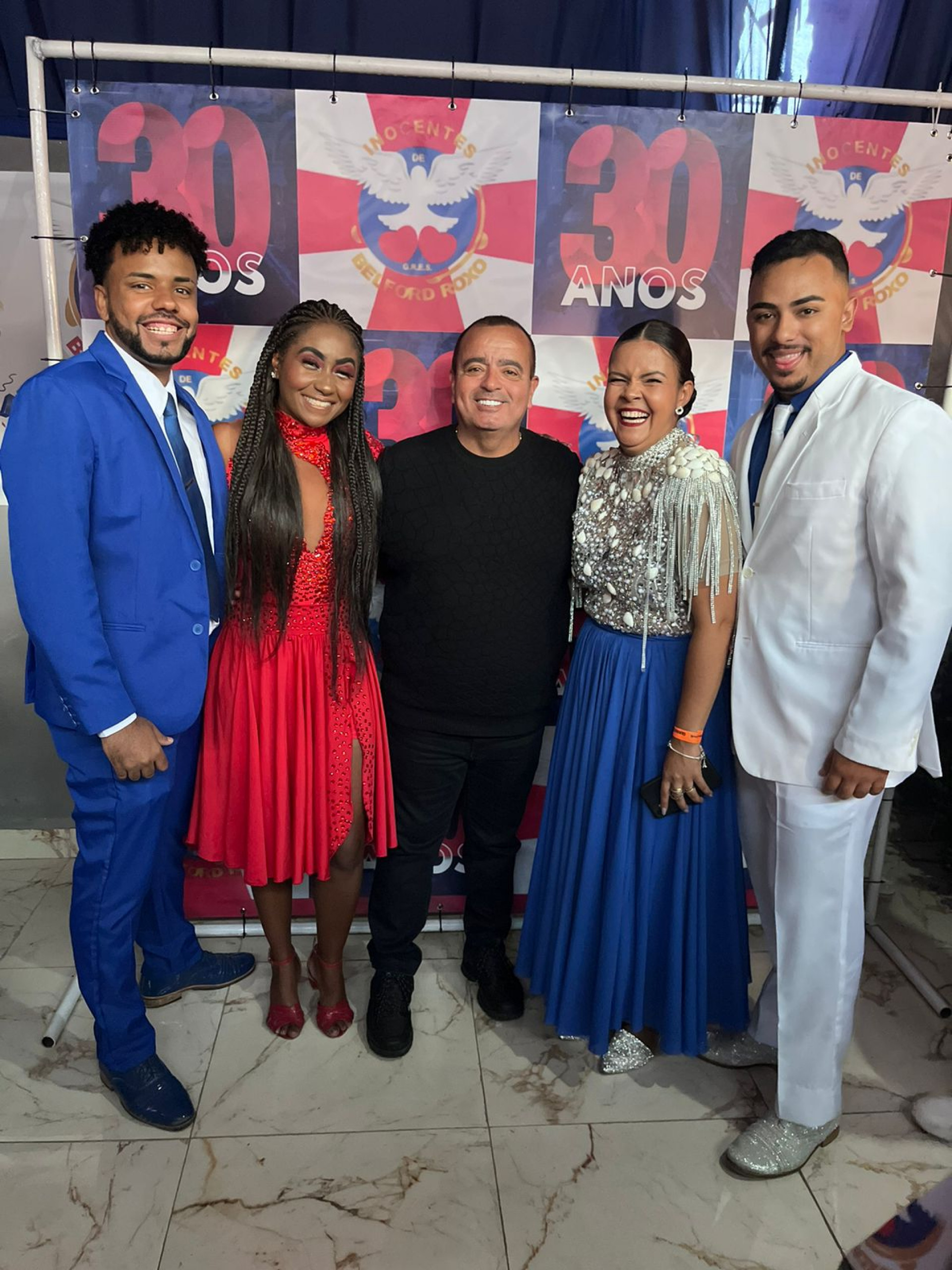 Presidente Reginaldo Gomes com a rainha de bateria da Drag&otilde;es da Real Vi Ferra&ccedil;o e sua comitiva - Divulga&ccedil;&atilde;o