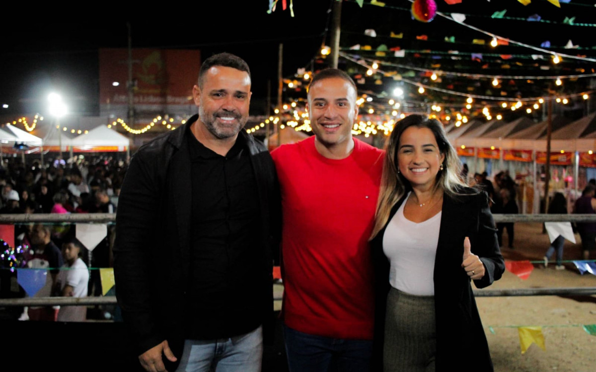 Os secret&aacute;rios Robson Sarmento, Matheus Carneiro e Brenda Carneiro participaram dos tr&ecirc;s dias de festa

