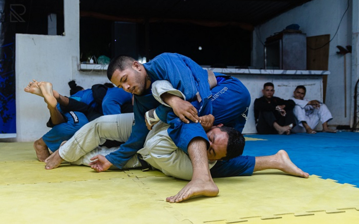 Lucivam Ara&uacute;jo sabe da import&acirc;ncia de formar campe&otilde;es dentro e fora do tatame 