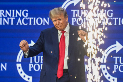 Trump afirma ser alvo de investigação judicial ao ataque ao Capitólio