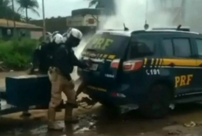 Justiça mantém prisão de policiais rodoviários que mataram homem asfixiado em porta-malas de viatura