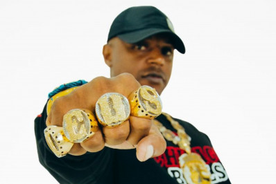 MC Urubuzinho é preso por fazer apologia ao tráfico de drogas e enaltecer chefes do crime