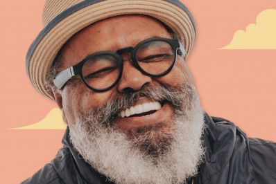 Jorge Aragão recebe alta hospitalar 