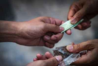 Seis a cada dez brasileiros afirmam que há tráfico de drogas em sua vizinhança, diz pesquisa