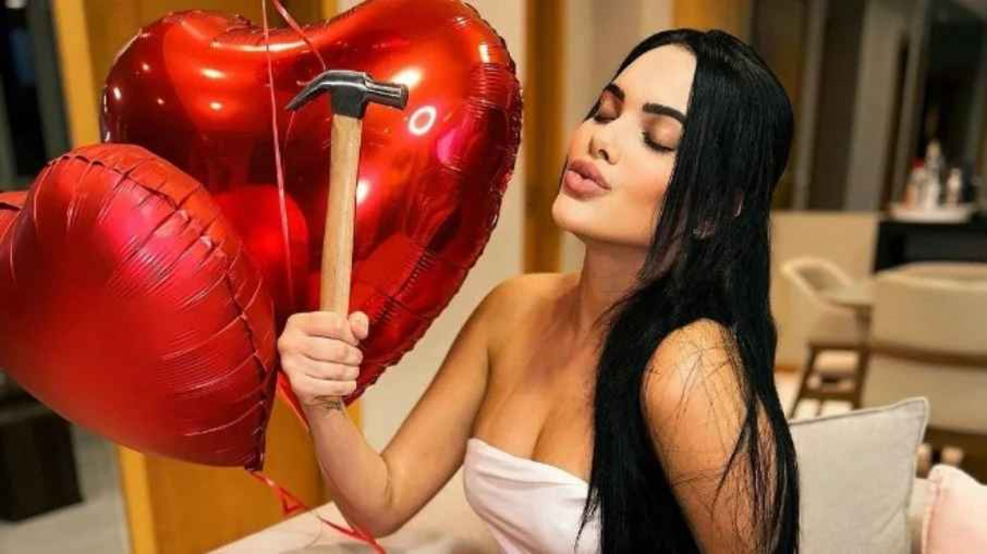 Emily Garcia novo affair - Foto reprodução internet