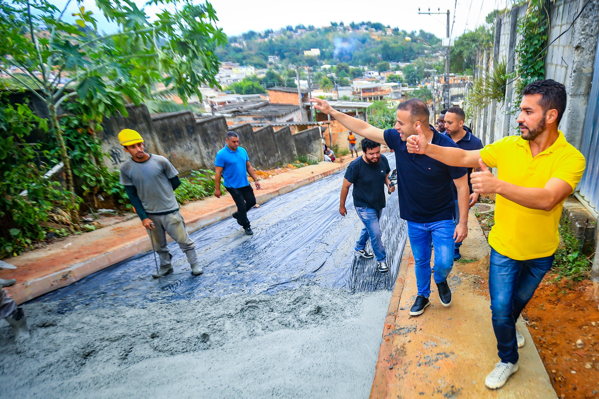 O secret&aacute;rio Matheus Carneiro visitou as obras do bairro Nova Aurora - Rafael Barreto / PMBR