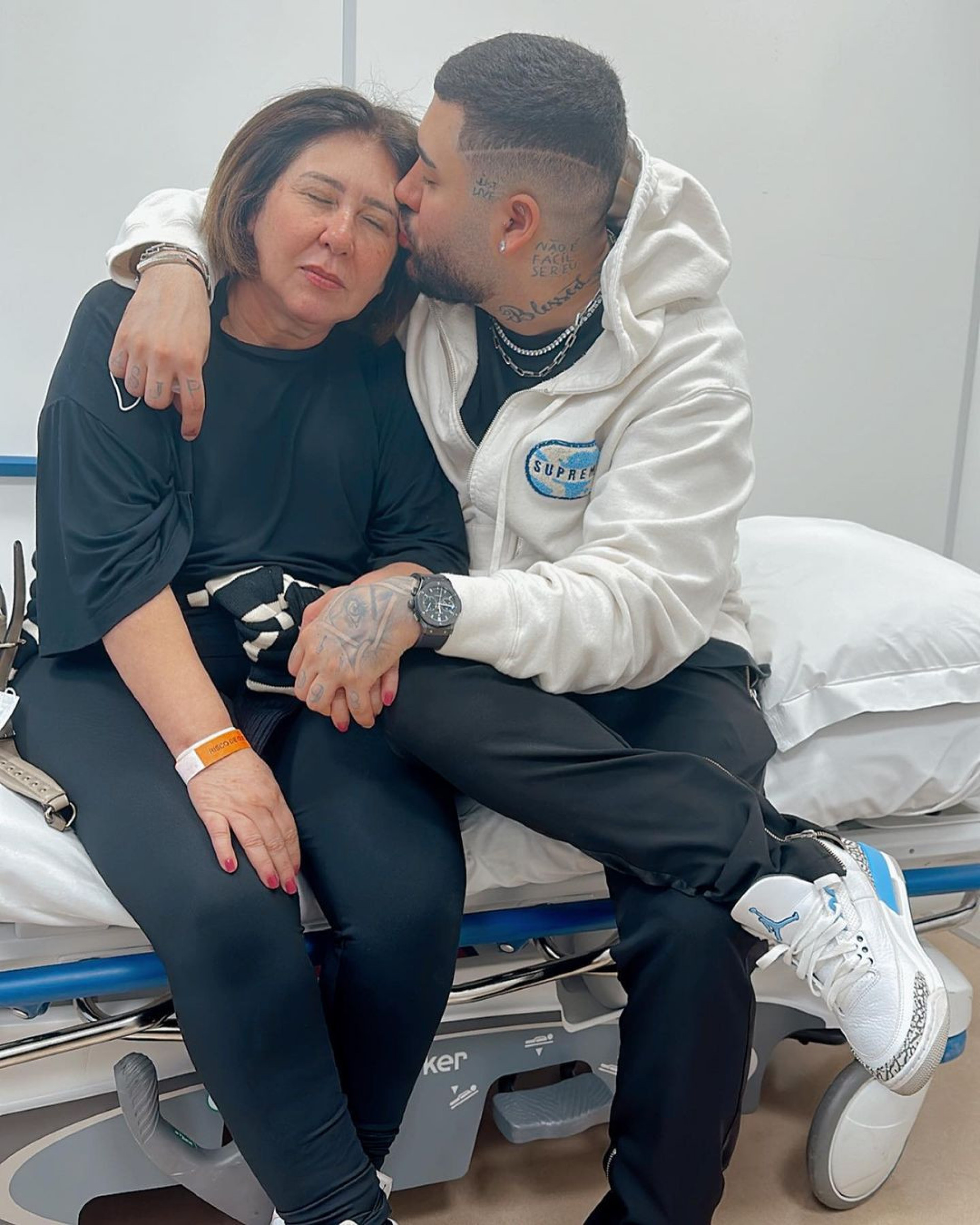 Kevinho se declarou para a mãe, Sueli Azevedo, que foi internada em São Paulo - Reprodução/Instagram