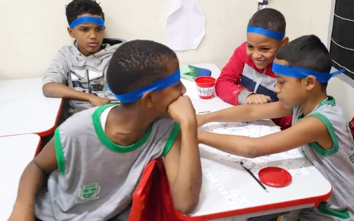 Os alunos s&atilde;o estimulados a usar a criatividade