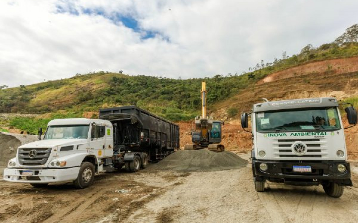 Teres&oacute;polis d&aacute; in&iacute;cio ao transbordo do lixo do Munic&iacute;pio