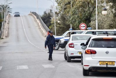 Acidente seguido de incêndio em estrada deixa ao menos 34 mortos na Argélia