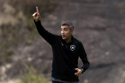 Com Matheus Nascimento, Victor Sá e Luis Segovia, Botafogo divulga relacionados para enfrentar o Santos