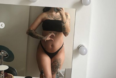 MC Mirella exibe a barriguinha de grávida nas redes sociais