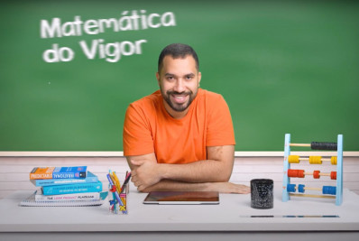Gil do Vigor ensina Matemática para estudantes: 'Educação mudou minha vida e quero que mude a deles também'