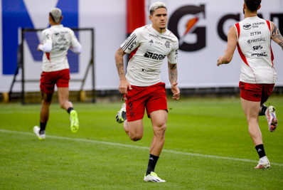 Zenit pode propor ao Flamengo trocar Wendel por Pedro, afirma portal russo