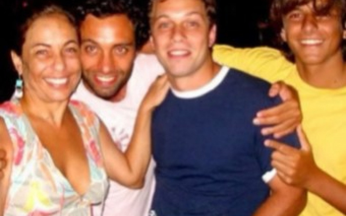 Cissa Guimar&atilde;es ao lado do filho Rafael