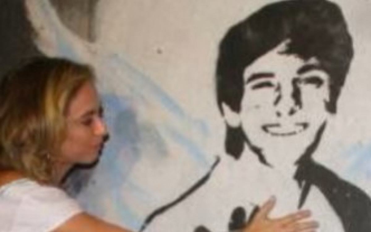 Cissa Guimar&atilde;es ao lado do filho Rafael