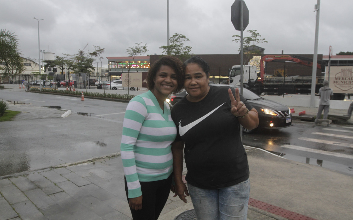 Márcia e Cintia, moradoras da região, estão animadas com reabertura - Marcos Porto