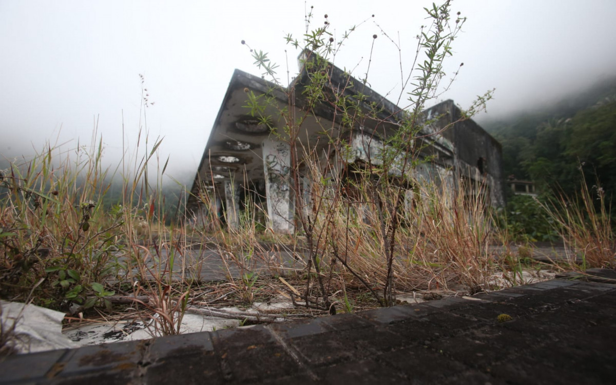 Cobertura da construção do 'hotel esqueleto', na Floresta da Tijuca, que terá as obras concluídas em 2026 e se transformará em um empreendimento de luxo - Cleber Mendes / Agência O Dia